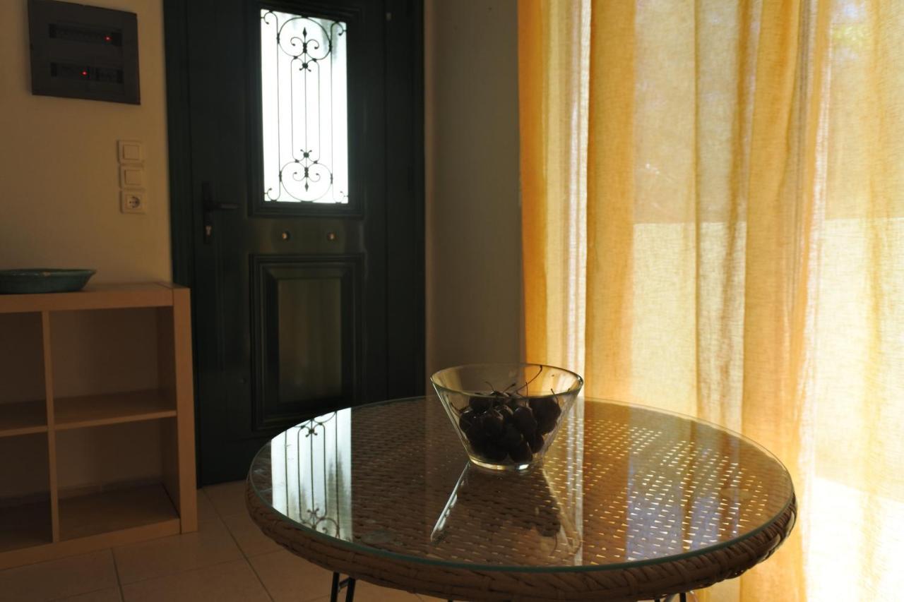 Eleon Apartment Frínion Екстериор снимка